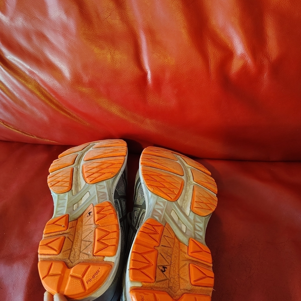 ASICS Women's Gray Running Shoes - Picture 6 of 6